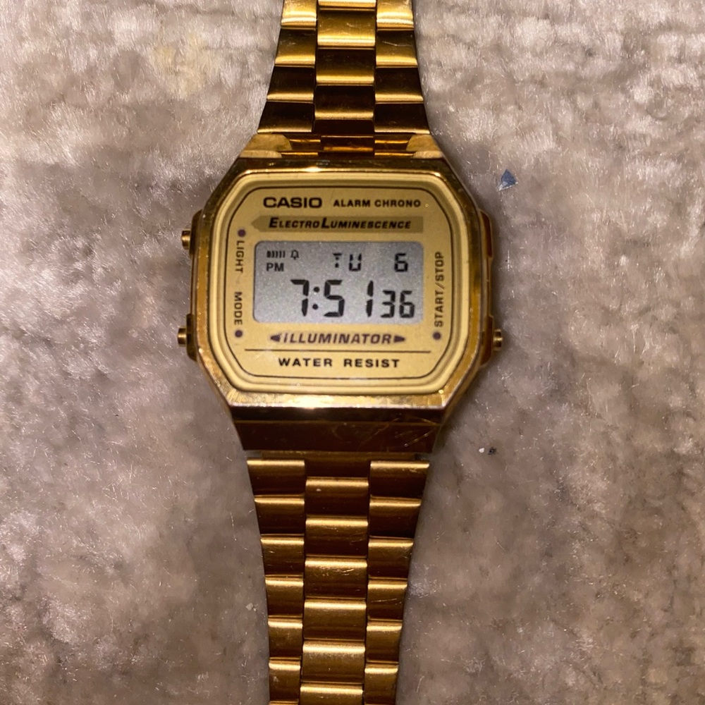 Casio illuminator watch